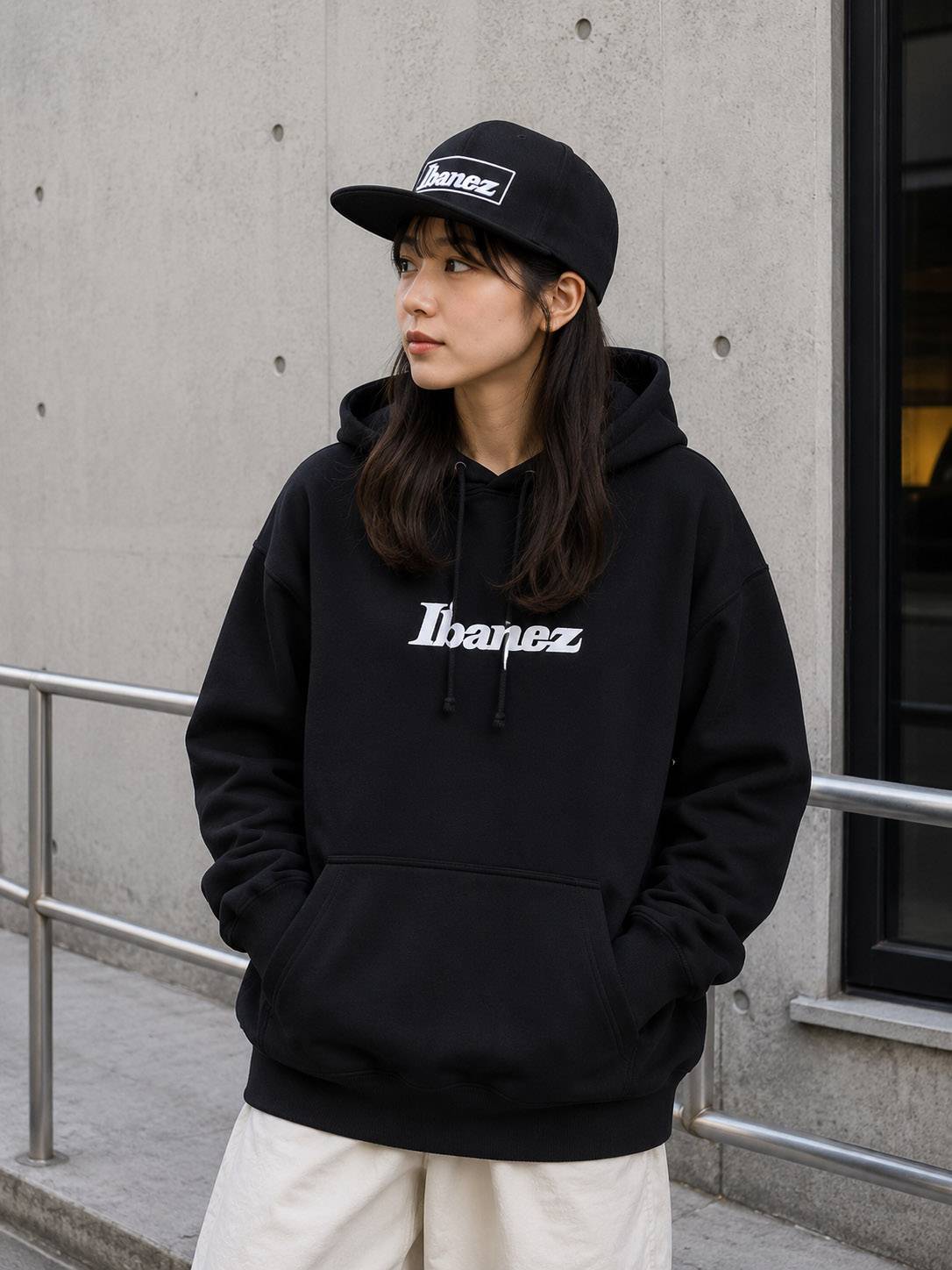 Ibanez Logo IBAP001 黑色長袖連帽T Ibanez Logo IBAP001 黑色長袖連帽T