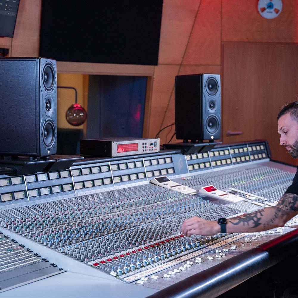 IK Multimedia iLoud Precision MTM MKII 監聽喇叭(單顆) IK Multimedia iLoud Precision MTM MKII 監聽喇叭(單顆)